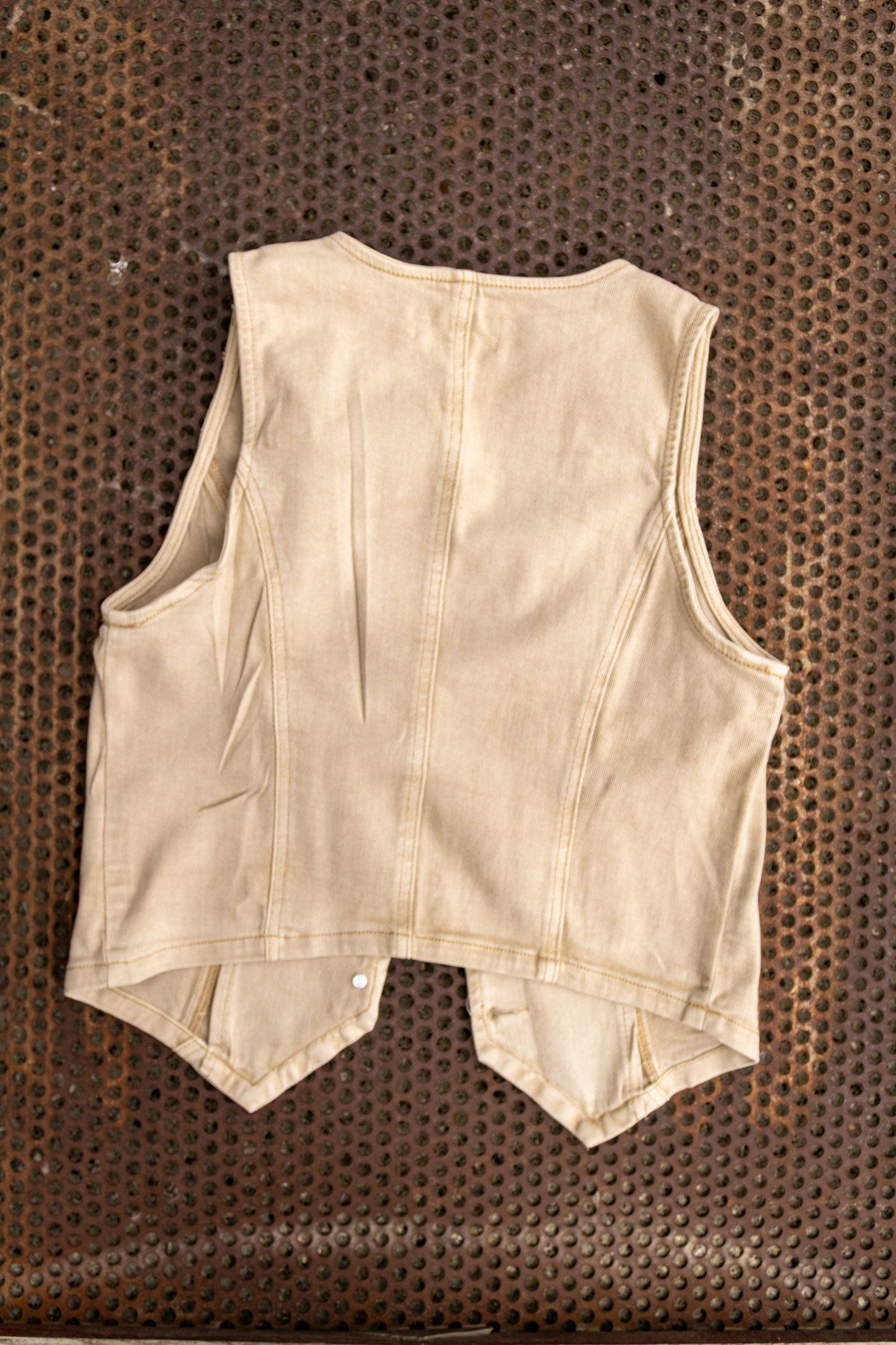 Hand Tooled Floral Scroll Pattern Printed Vest in Tan