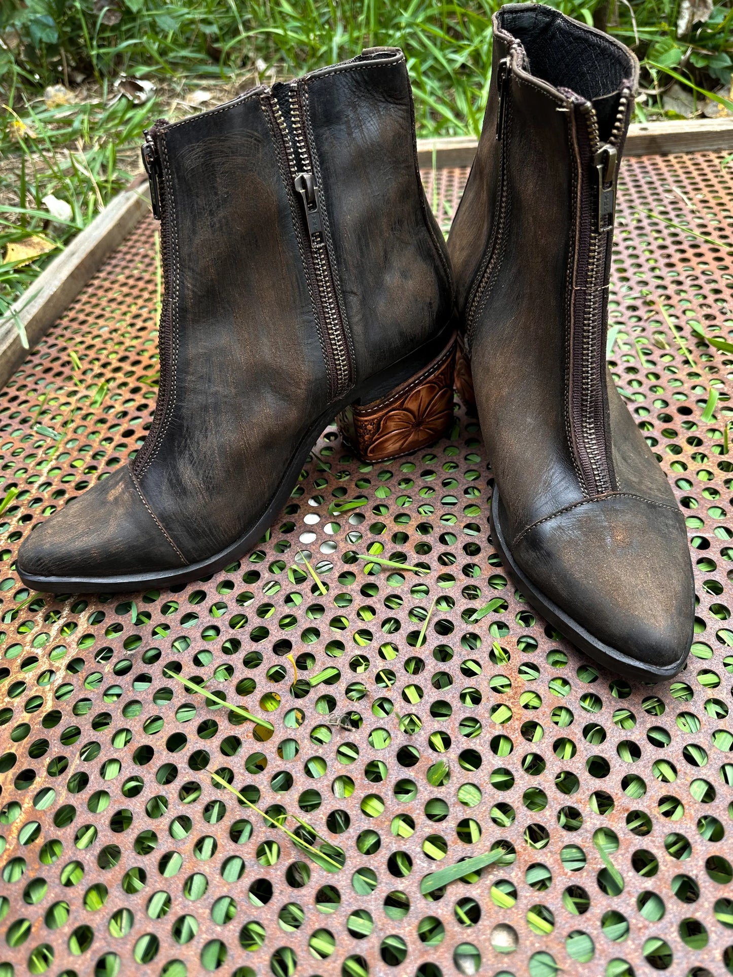 Hand tooled Leather Heels The Rodeo Rose