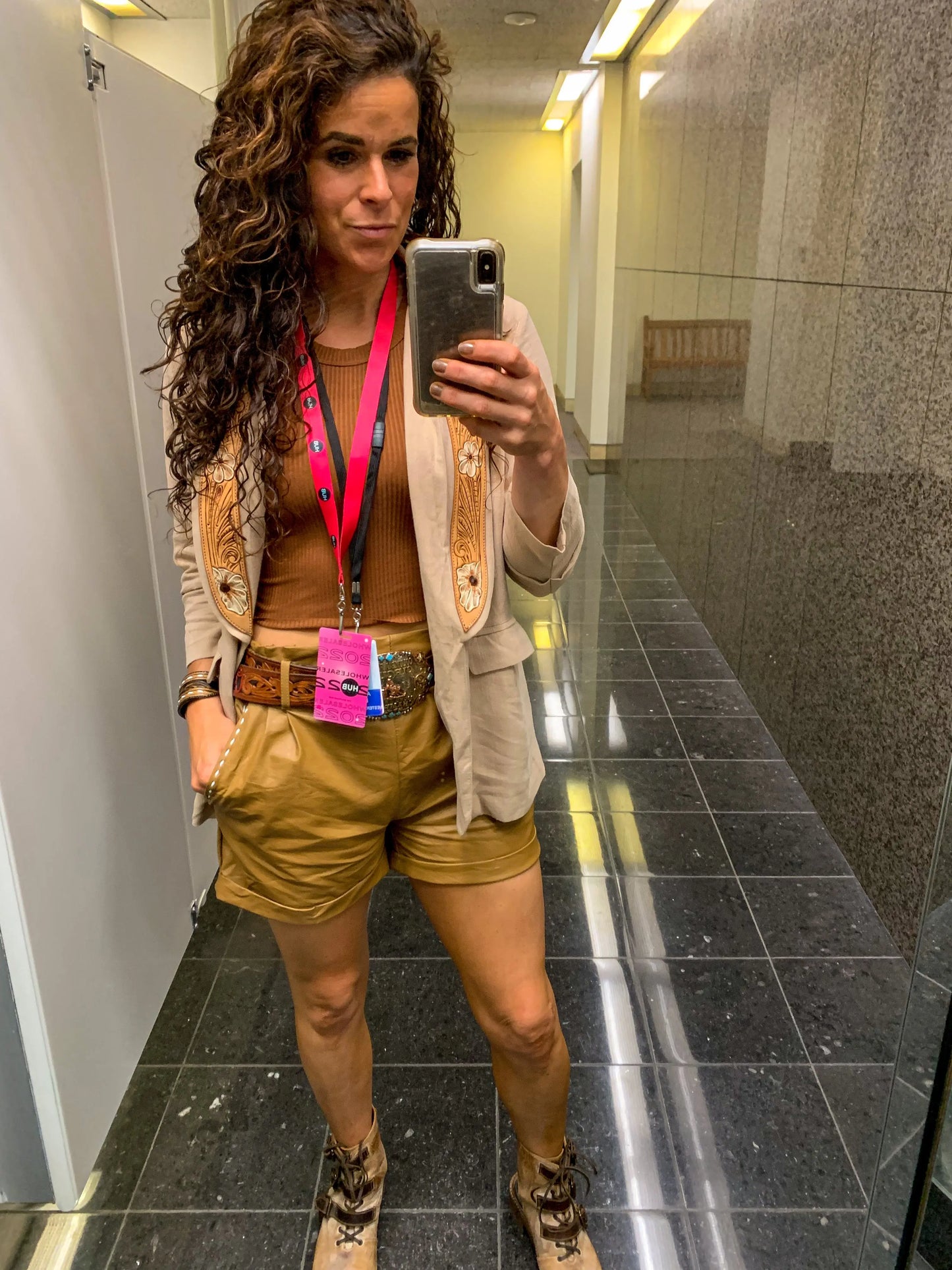 Buckstitch shorts in Tan The Rodeo Rose