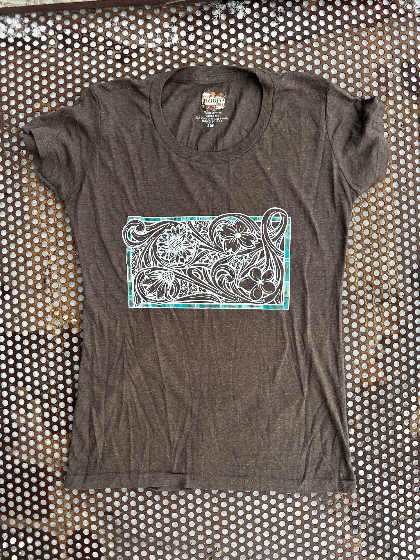 Hand drawn floral scroll t shirt in heather brown