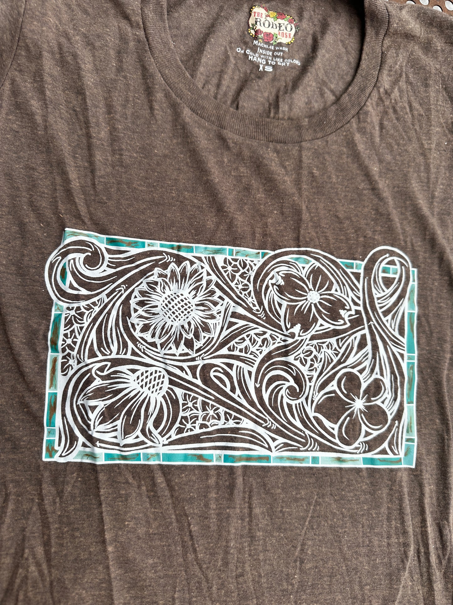 Hand Drawn Floral Scroll T Shirt In Heather Brown – The Rodeo Rose