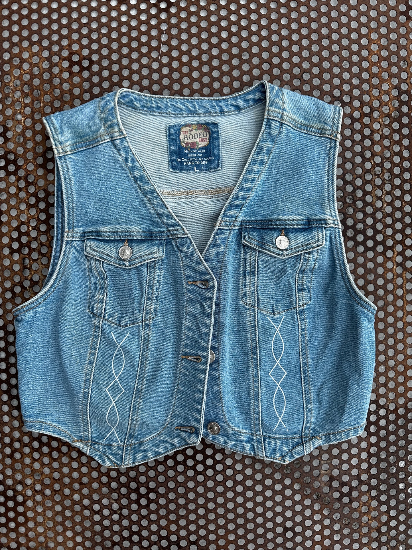 Boot stitch cropped vest in light denim