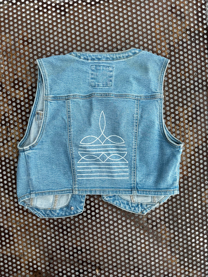 Boot stitch cropped vest in light denim