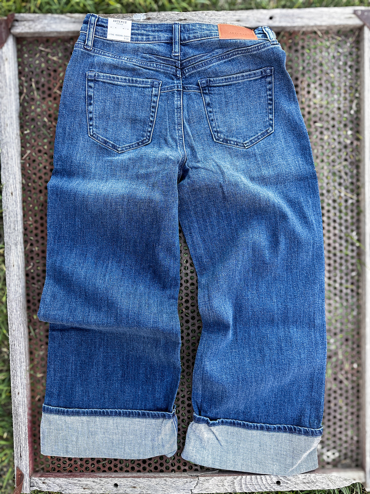 Bronc Cuffed Denim Cropped Jeans Dark Wash