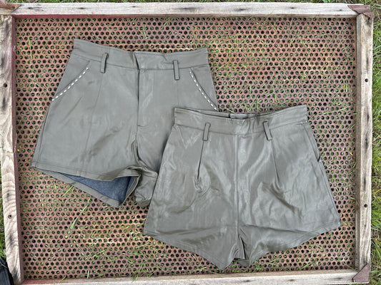 Buckstitch Shorts in Olive Green