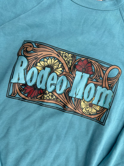 Rodeo Mom crewneck sweatshirt in sky blue