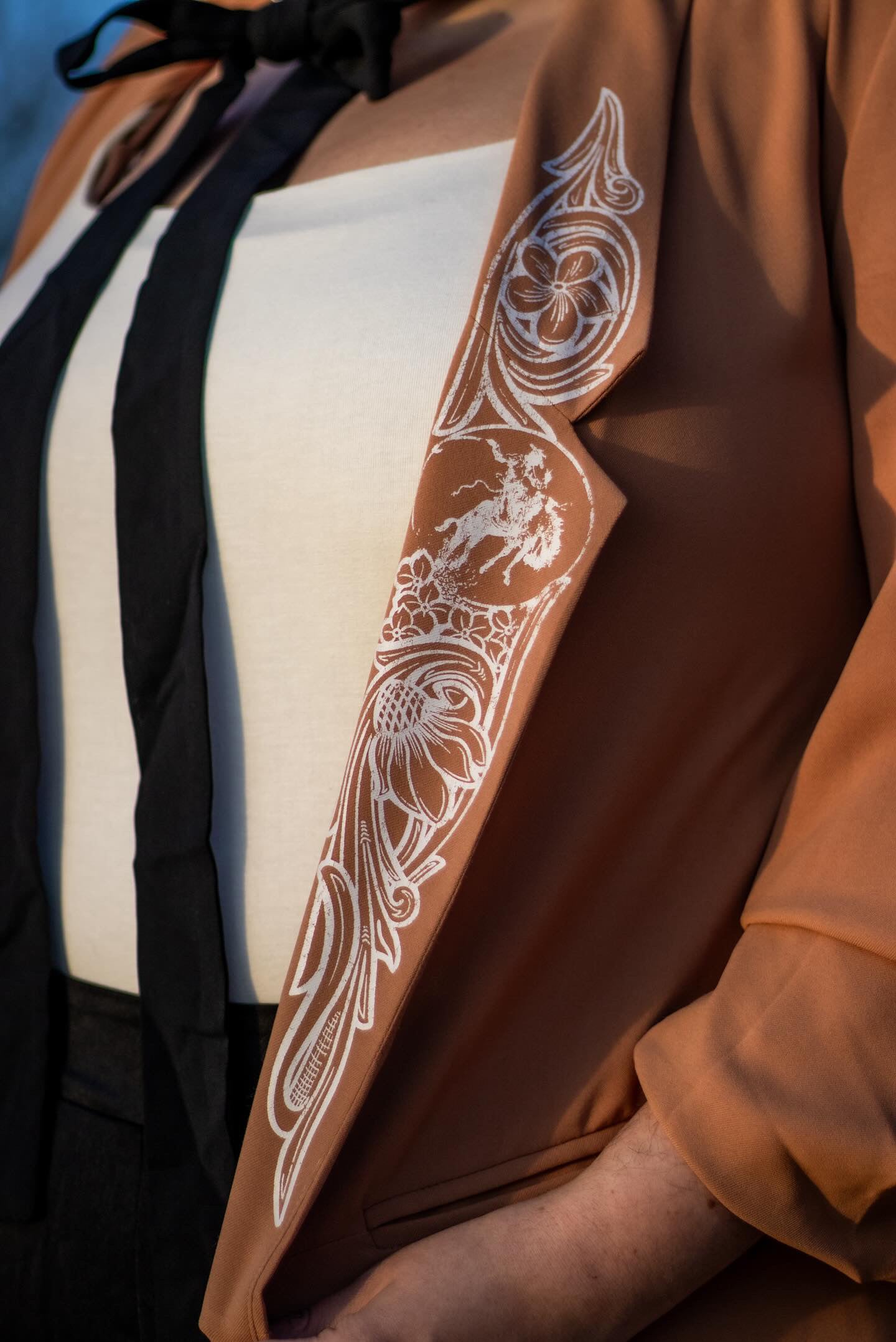 Bronc and Floral Scroll Blazer in Brown Plus Size
