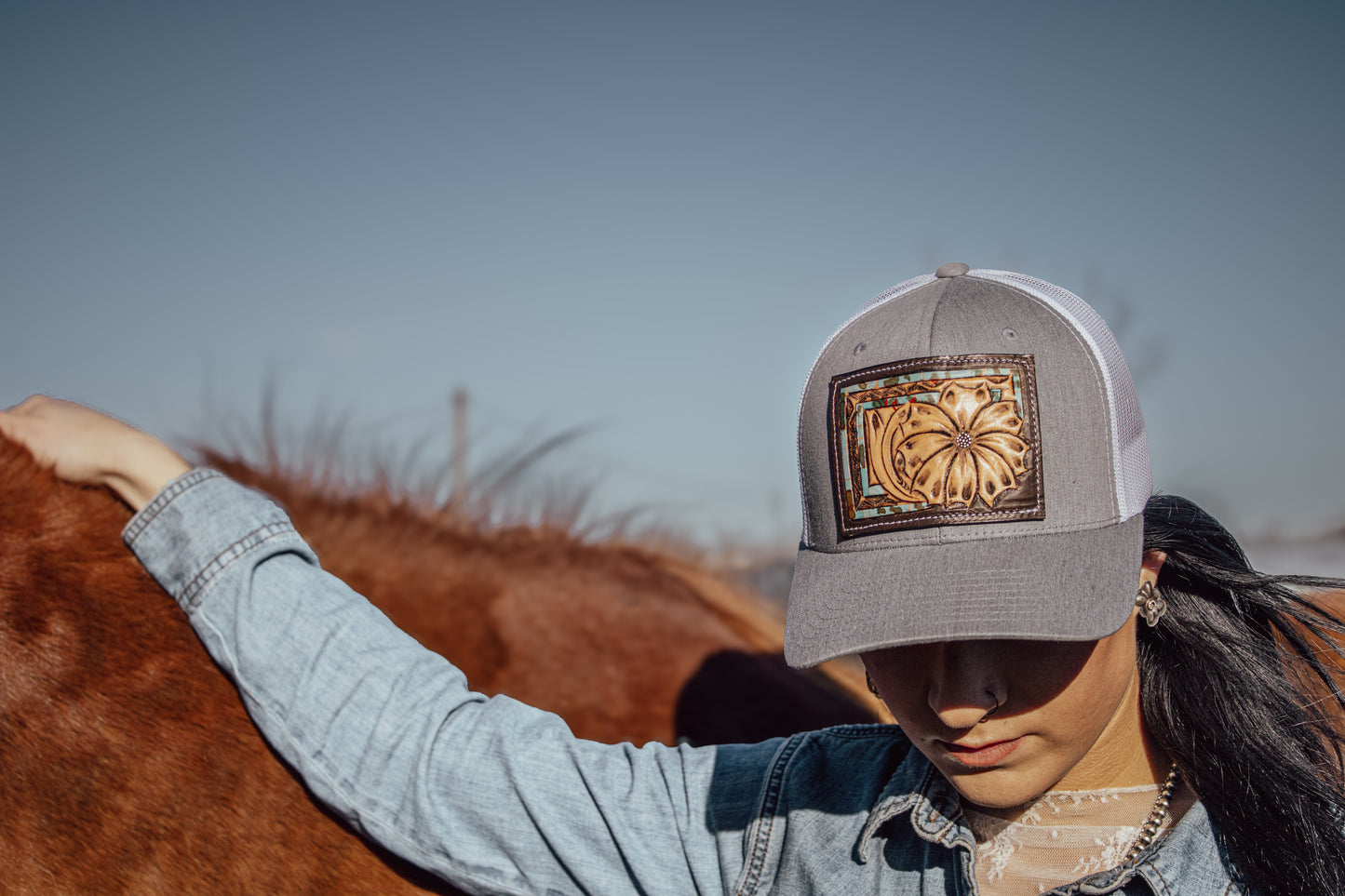 Chapeaux papa et enfant avec patch en cuir Chapeaux papa et enfant avec patch en cuir